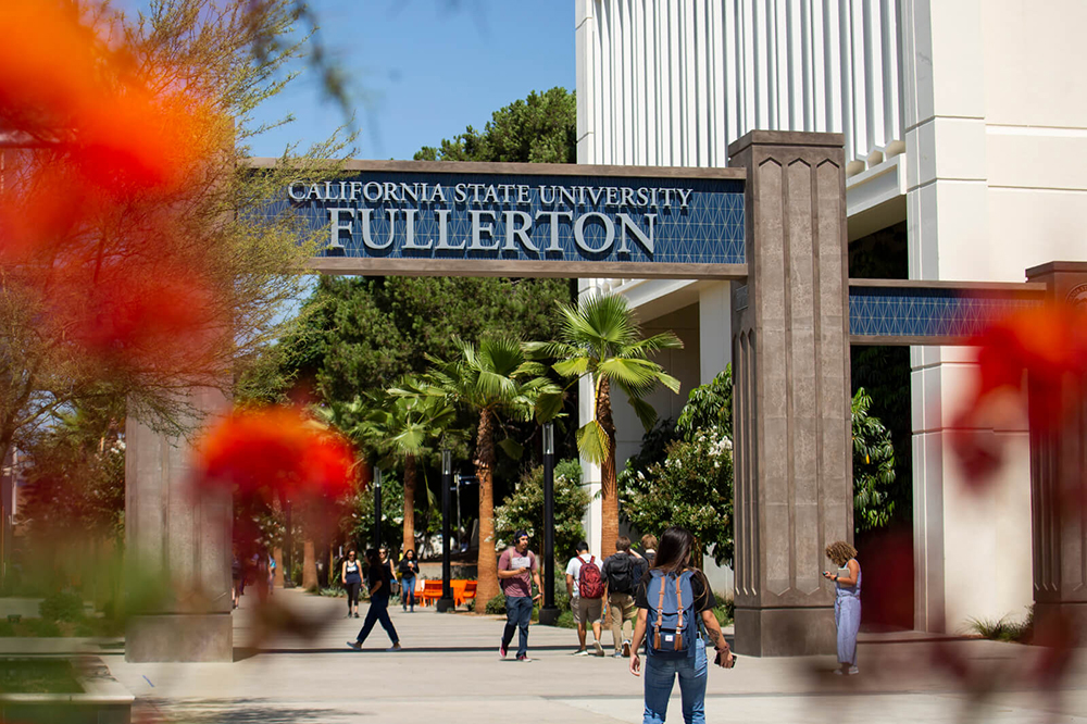 Học đại học tại California Fullerton